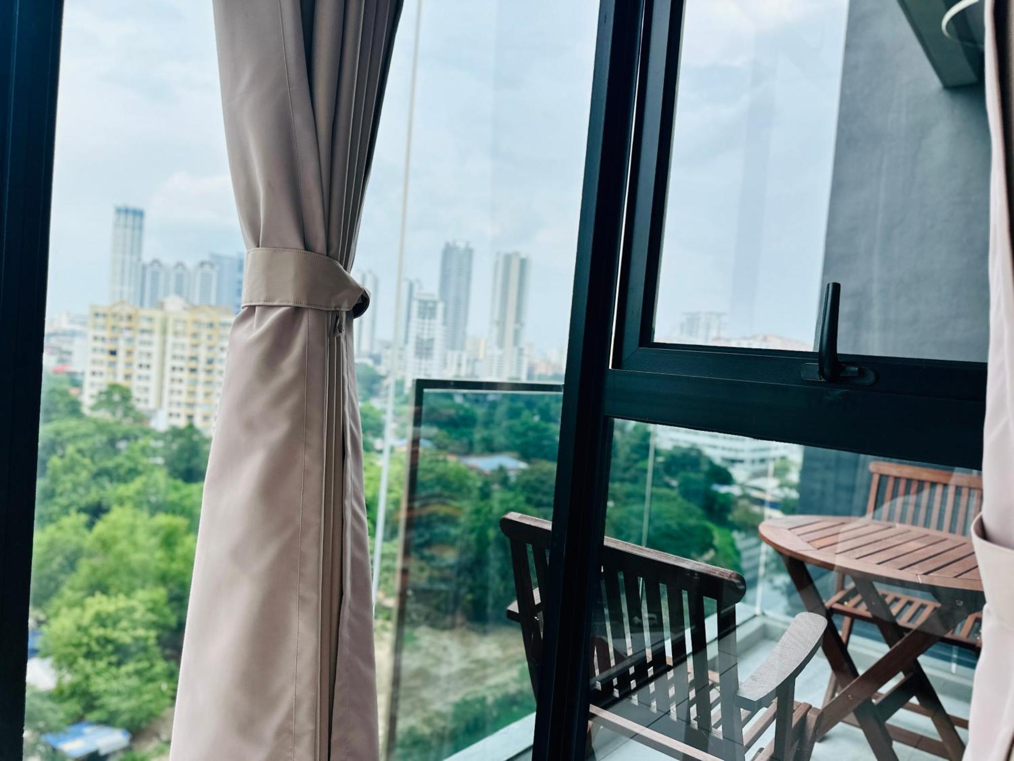 New Georgetown Instagramable 2Br Homestay For 10Pax 无敌美景两房民宿 Beacon Executive Suite Exterior photo