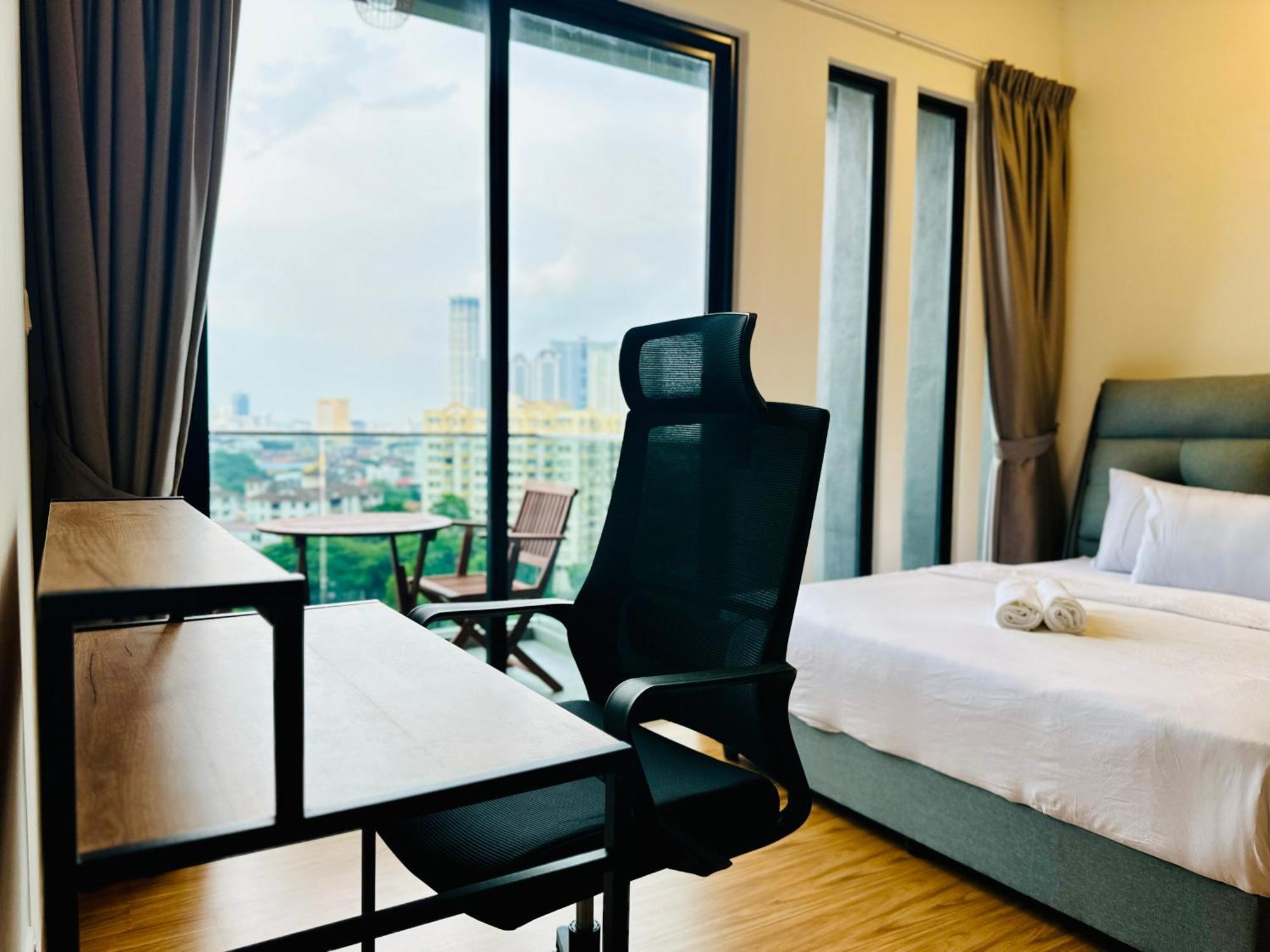 New Georgetown Instagramable 2Br Homestay For 10Pax 无敌美景两房民宿 Beacon Executive Suite Exterior photo